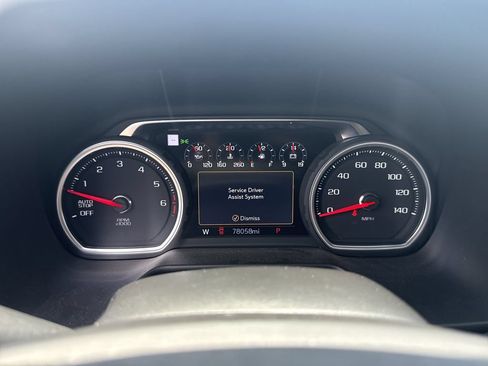 Used 2021 Chevrolet Suburban Premier w/ Premium Package RWD image 17