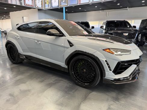 Used 2024 Lamborghini Urus Performante image 6