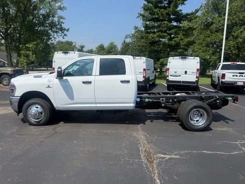 New 2026 RAM 3500 Tradesman w/ Chrome Appearance Group A AWD/4WD image 7