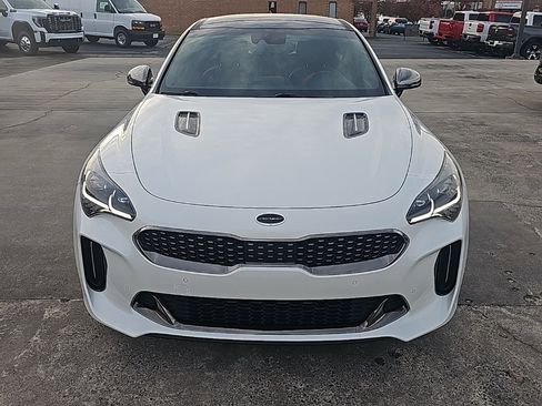 Used 2019 Kia Stinger GT1 image 3