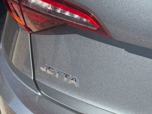 Used 2019 Volkswagen Jetta R-Line w/ R-Line Cold Weather Package image 11