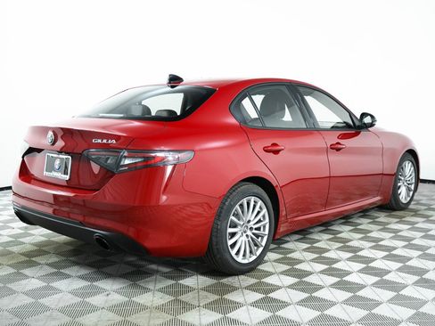 New 2024 Alfa Romeo Giulia Sprint image 9