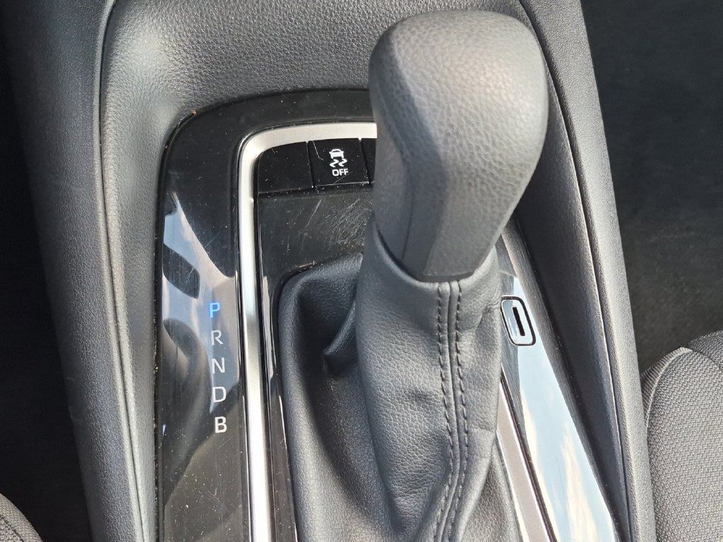 Used 2025 Toyota Corolla LE FWD image 20