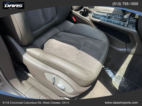 Used 2018 Porsche Macan AWD/4WD image 35