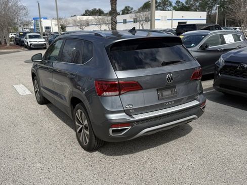 Certified 2023 Volkswagen Taos SE image 9