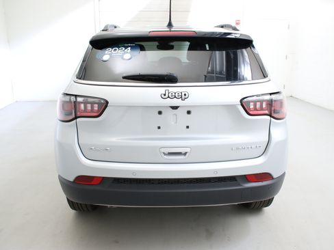 Used 2024 Jeep Compass Limited AWD/4WD image 8