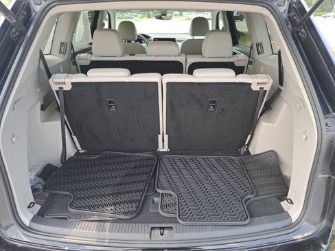 Certified 2025 Volkswagen Atlas SE FWD image 13