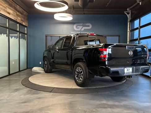 Used 2022 Nissan Frontier SV AWD/4WD image 5