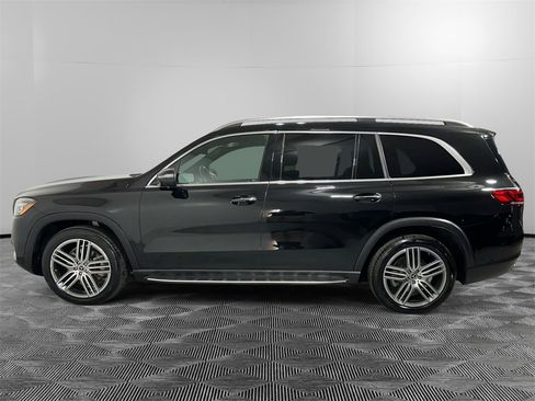 Used 2023 Mercedes-Benz GLS 450 4MATIC image 2