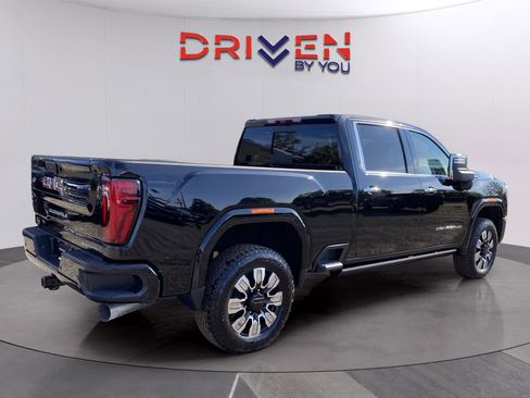 New 2026 GMC Sierra 2500 Denali w/ Denali Reserve Package image 7