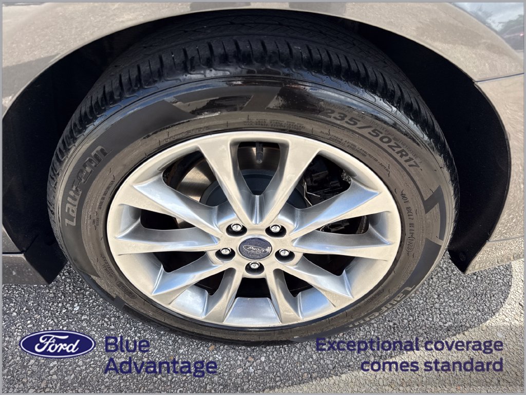 Used 2017 Ford Fusion SE w/ Fusion SE Technology Package FWD image 12