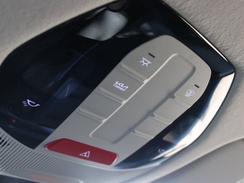 Used 2025 Kia K4 EX image 17