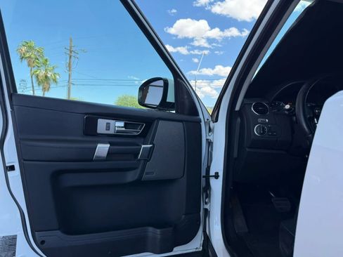 Used 2016 Land Rover LR4 HSE AWD/4WD image 36
