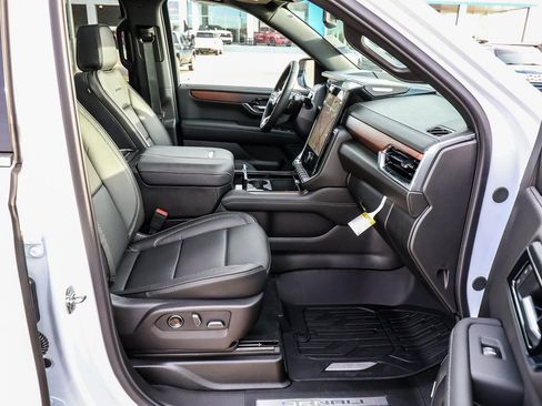 New 2026 GMC Yukon XL Denali w/ Sun & Power Step Package image 17