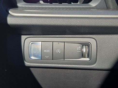 New 2026 Chevrolet Traverse LT image 23