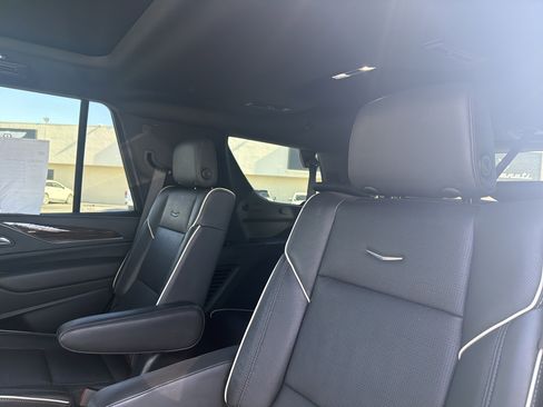 Certified 2021 Cadillac Escalade Premium Luxury w/ LPO, Illumination Package image 25