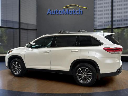 Used 2019 Toyota Highlander XLE AWD/4WD image 8