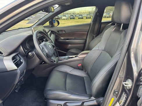 Used 2019 Toyota C-HR Limited image 10