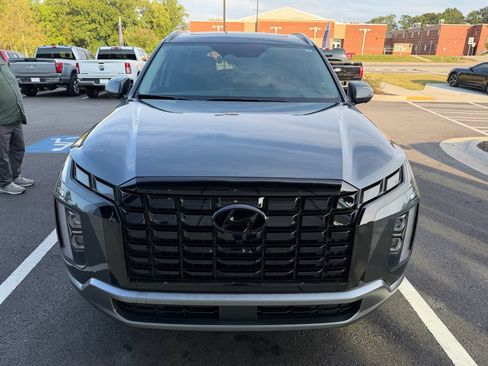 Used 2025 Hyundai Palisade Limited FWD image 2