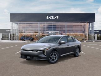 New 2025 Kia K4 LXS image 1
