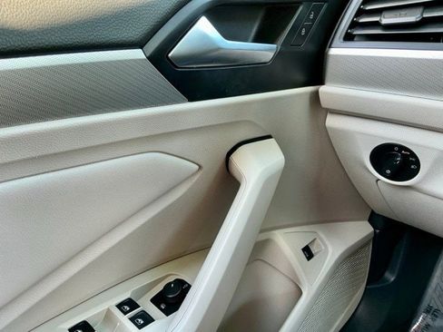 Used 2019 Volkswagen Jetta S image 16