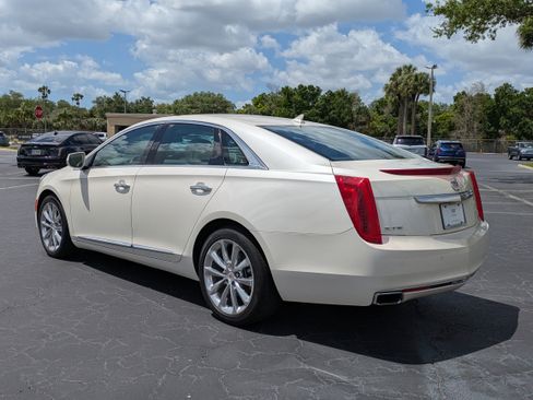 Used 2014 Cadillac XTS Luxury w/ Driver Awareness Package image 4