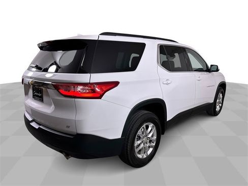 Used 2021 Chevrolet Traverse LT image 8