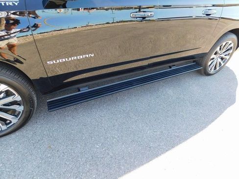 New 2025 Chevrolet Suburban High Country image 12