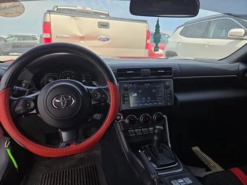 Used 2022 Toyota GR86 w/ ALL Weather Mat Package (TMS) RWD image 16