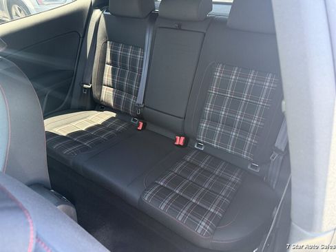 Used 2011 Volkswagen Golf 2-Door FWD image 15