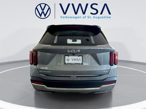 Used 2025 Kia Sorento EX image 6