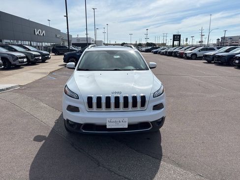 Used 2015 Jeep Cherokee Limited w/ Luxury Group AWD/4WD image 2