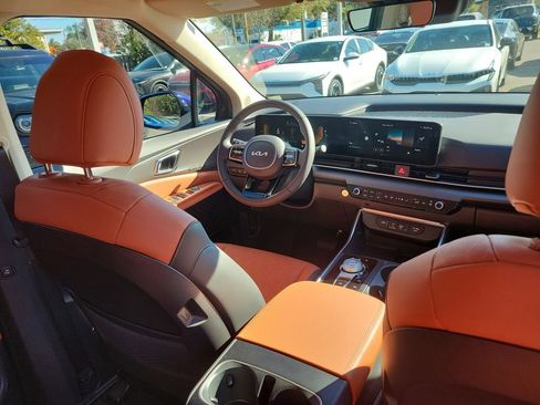 New 2026 Kia Carnival EX image 13