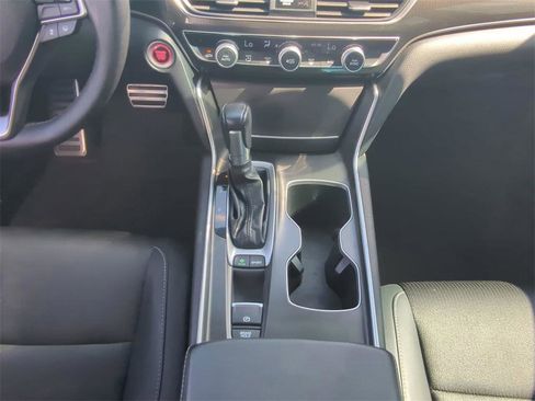 Used 2018 Honda Accord Sport image 19