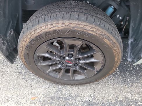 Used 2024 Toyota Tundra Platinum w/ TRD Off-Road Package AWD/4WD image 8