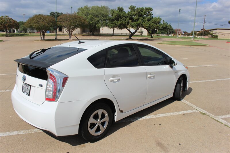 Used 2015 Toyota Prius Three FWD image 5