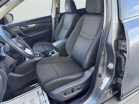 Used 2019 Nissan Rogue SV image 12