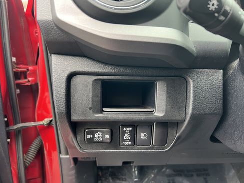 Used 2019 Toyota Tacoma TRD Off-Road image 37