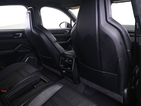 Used 2023 Porsche Cayenne Turbo GT image 17