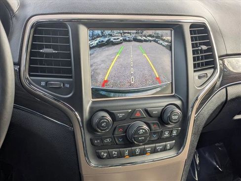 Used 2017 Jeep Grand Cherokee Overland w/ Jeep Active Safety Group image 13