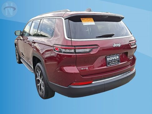 Certified 2025 Jeep Grand Cherokee L Limited w/ Luxury Tech Group II AWD/4WD image 14