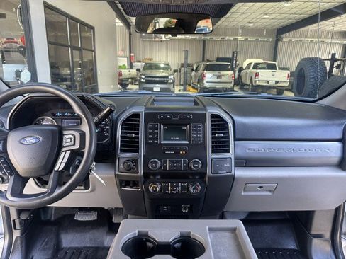 Used 2019 Ford F250 XLT w/ XLT Value Package AWD/4WD image 17