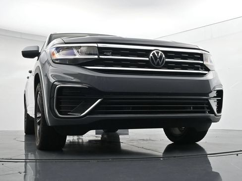Used 2022 Volkswagen Atlas Cross Sport SEL R-Line AWD/4WD image 30