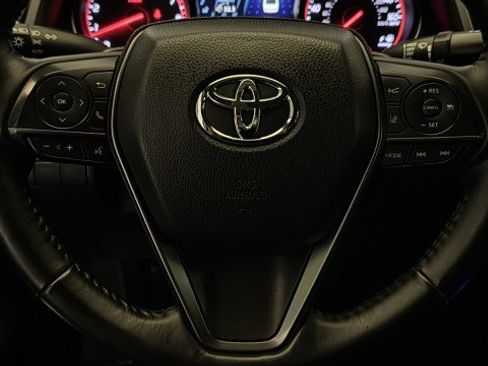 Used 2021 Toyota Camry XSE FWD image 14