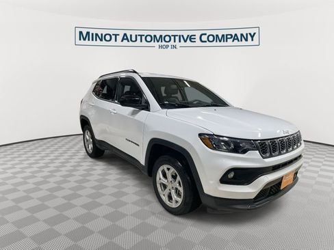 Certified 2024 Jeep Compass Latitude AWD/4WD image 2