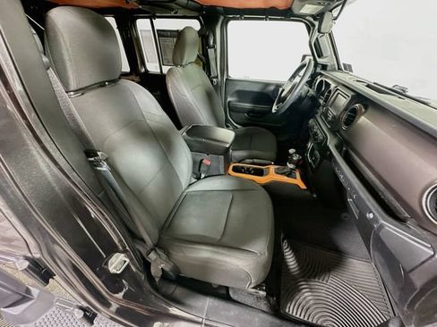 Used 2018 Jeep Wrangler Unlimited Sport AWD/4WD image 32