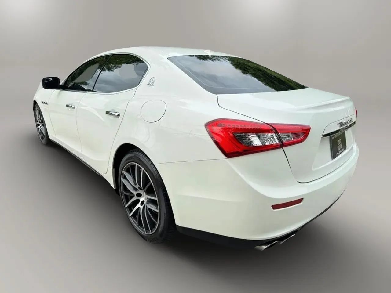 Used 2015 Maserati Ghibli RWD image 9