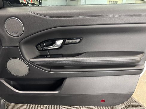 Used 2018 Land Rover Range Rover Evoque SE Dynamic image 56