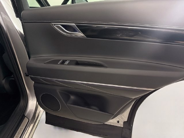 Used 2026 Genesis GV80 2.5T RWD image 27