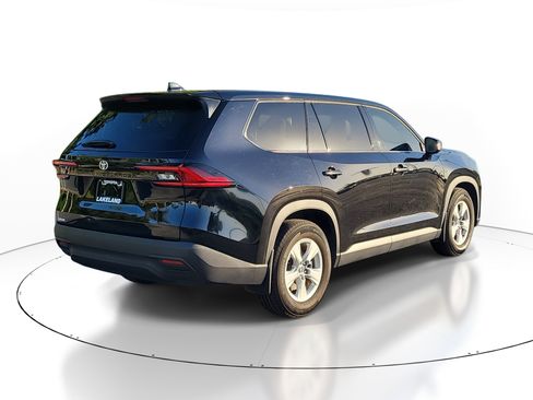 Certified 2025 Toyota Grand Highlander FWD image 7